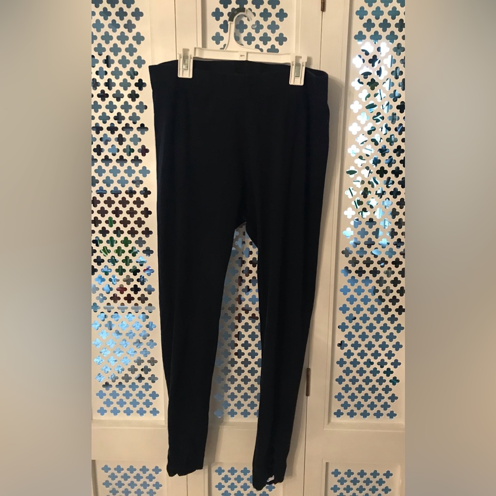 Black leggings with crisscross details on the ankles from Old Navy